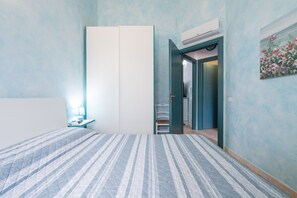 2 bedrooms, free WiFi, bed sheets - Holiday Home 'Villetta 110 e lode' with Pool (Sant'Anna Arresi)