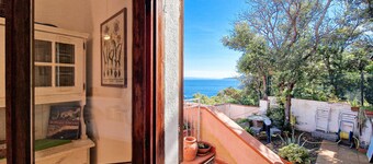 Holiday Home 'Trilocale Maestrale Beach' with Sea View, Terrace and Air Conditioning