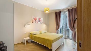 2 Schlafzimmer, BĂŒgeleisen/BĂŒgelbrett, kostenloses WLAN, BettwĂ€sche