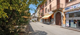 Apartment 'Casa Làrisa Lago Maggiore' with Mountain View, Balcony and Wi-Fi