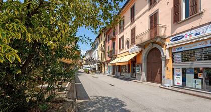 Apartment 'Casa Làrisa Lago Maggiore' with Mountain View, Balcony and Wi-Fi