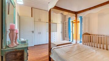 2 chambres, fer et planche à repasser, Wi-Fi gratuit, draps fournis