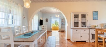 Apartamento 'Azul' con vistas al mar, Wi-Fi y aire acondicionado