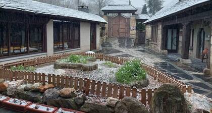 Country House 'Cuarto De La Oracion' with Mountain Views, Private Garden and Wi-Fi