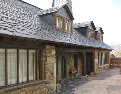 Country House 'Cuarto De Las Hostias' with Mountain Views, Private Terrace and Wi-Fi
