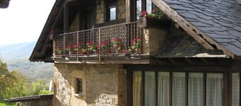 Casa de campo 'Cuarto Del Ama ' con vistas a la montaña, jardín privado y Wi-Fi