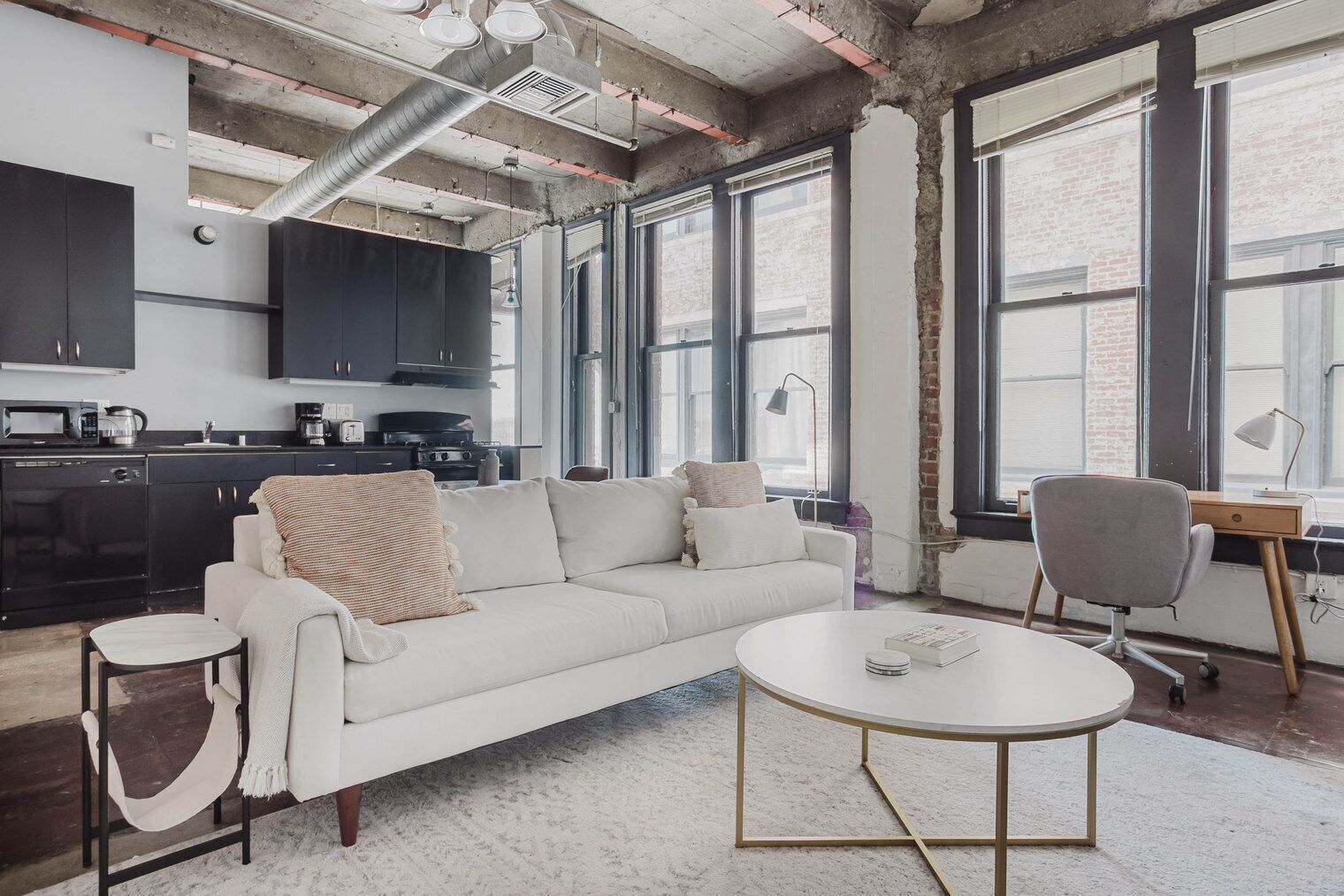 Convenient DTLA w/ Gym, close to Grand Central Market, by Blueground