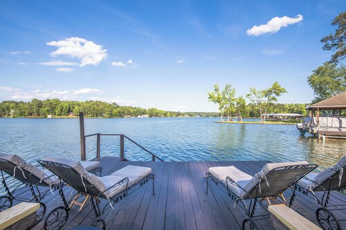 Off The Hook at Lake Martin
