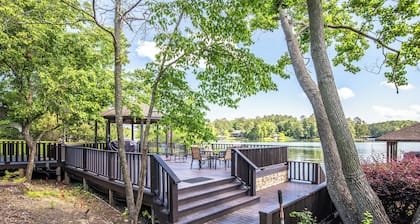 Off The Hook at Lake Martin
