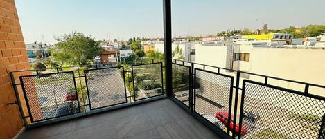 基本公寓, 2 間臥室, 露台, 城市景 | 陽台
