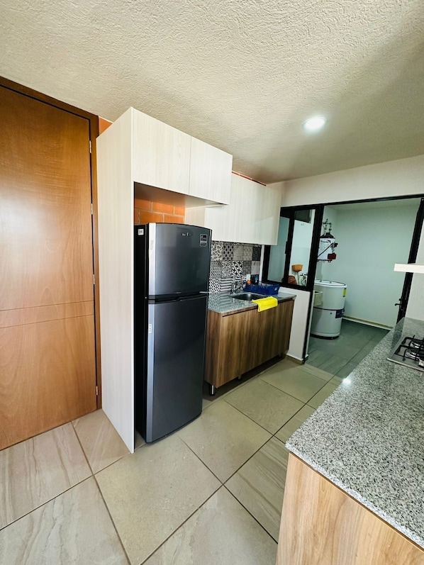 Basic Apartment, 2 Bedrooms, Balcony, City View | Private kitchenette