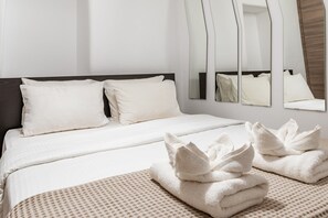Free WiFi, bed sheets - Holiday Home 'Sunset Horizon Villa' with Wi-Fi and Air Conditioning (Mykonos)