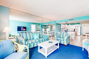 TV - Beach front condo with washer/dryer, shared pool and beach access (Santa Rosa Beach)