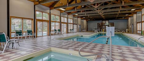 屋内プール、温水プール