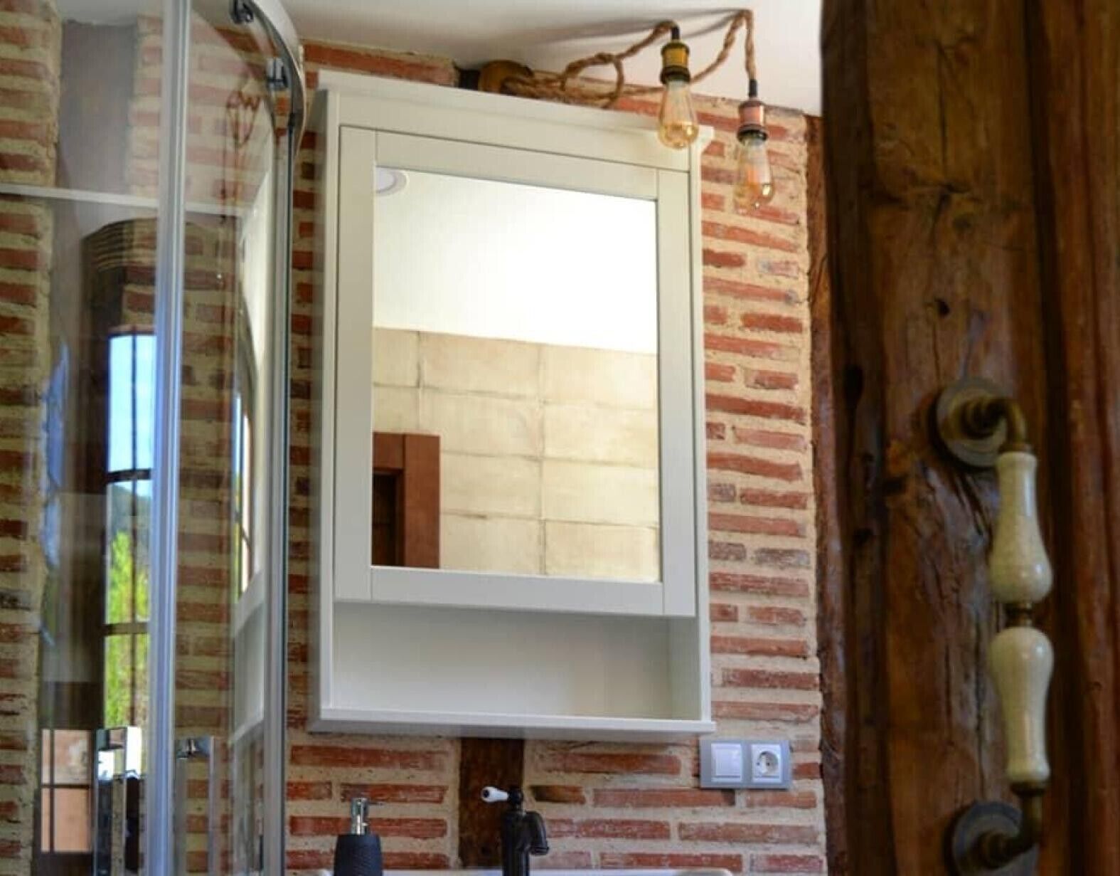 Ducha, secador de pelo, toallas