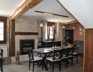 Dining - Country House 'La Genciana Chica' with Mountain View and Wi-Fi (Valmala)