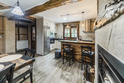 Country House 'La Genciana' with Mountain View and Wi-Fi