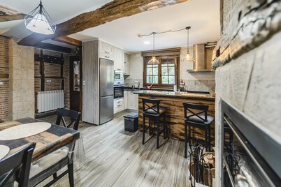 Country House 'La Genciana' with Mountain View and Wi-Fi