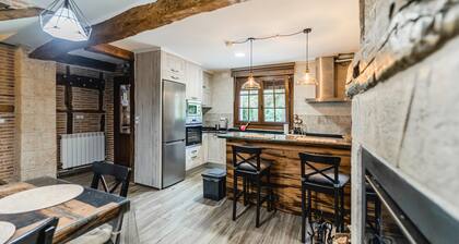 Country House 'La Genciana' with Mountain View and Wi-Fi