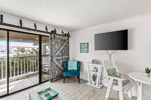 Interior - Cute condo with shared pool, private balcony & great location (Galveston)