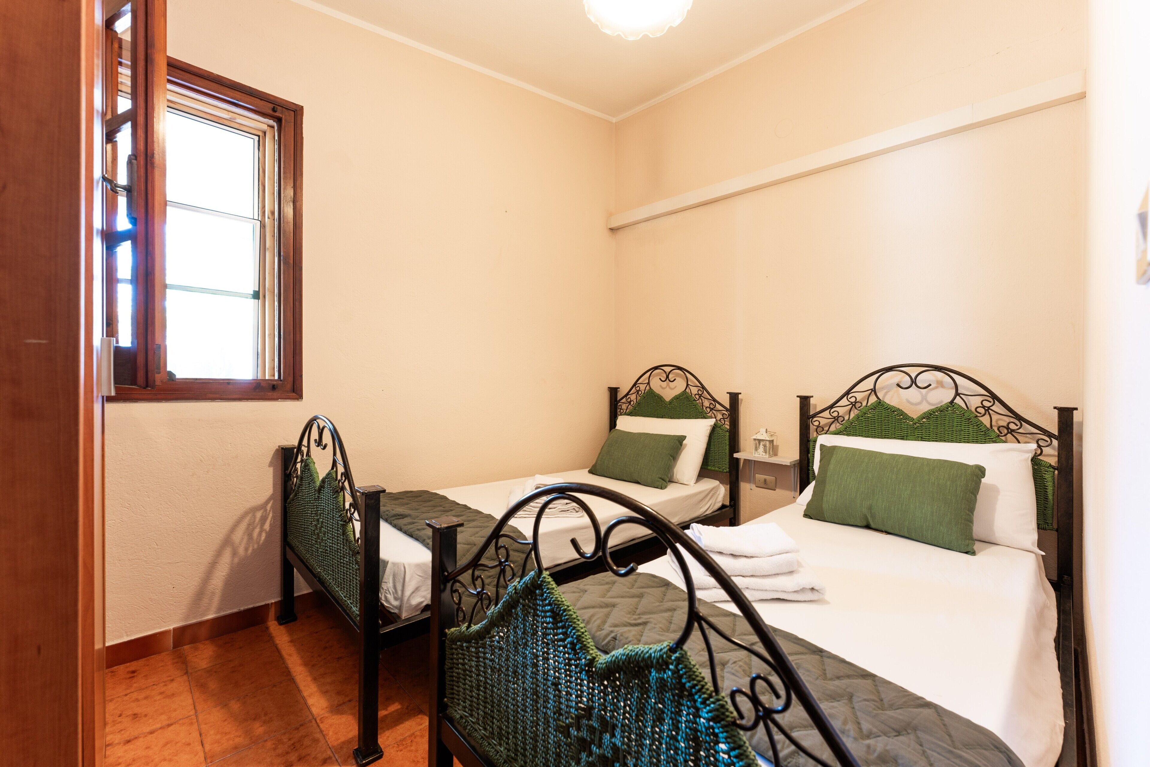 2 camere, ferro/asse da stiro, Wi-Fi gratuito, lenzuola