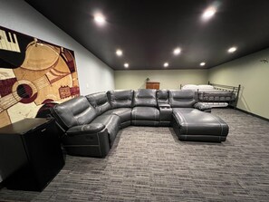 Interior - Escape to the Country: 2 bedroom Barndominium Retreat (Seminole)