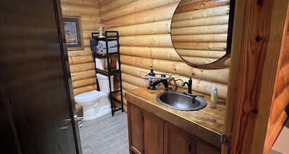 Escape to the Country: 2 bedroom Barndominium Retreat