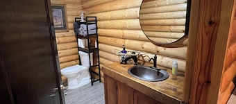 Escape to the Country: 2 bedroom Barndominium Retreat