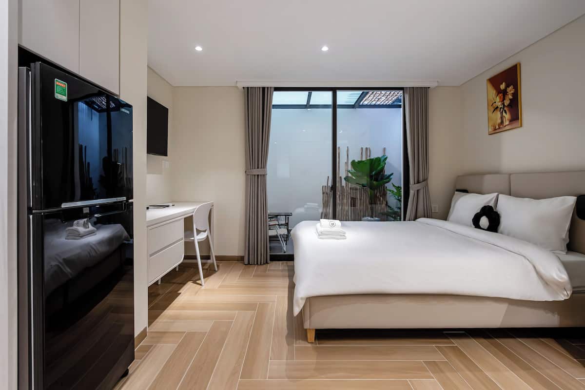 Double room with Patio | 1 bedroom, bed sheets