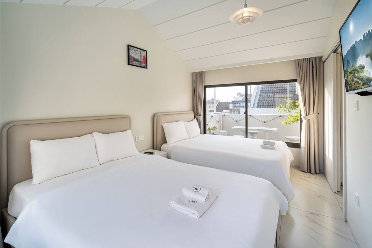 Family Suite with Terrace | 1 bedroom, bed sheets