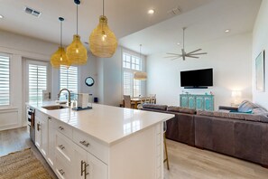 Interior - Sunny and spacious Palmilla Beach house, steps to sand and golf course (Port Aransas)