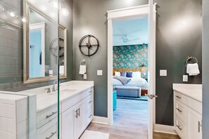 Hair dryer, towels - Sunny and spacious Palmilla Beach house, steps to sand and golf course (Port Aransas)