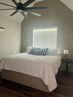 3 bedrooms, iron/ironing board, free WiFi, bed sheets - Amazing view-Waterfront-Dock-Boat Slip-Deck (Eucha)
