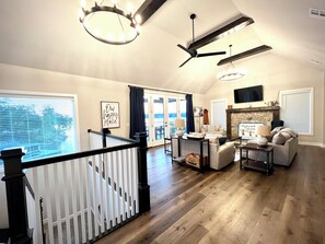 スマートテレビ、暖炉