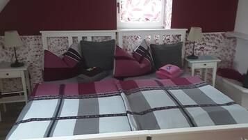 2 bedrooms, free WiFi, bed sheets