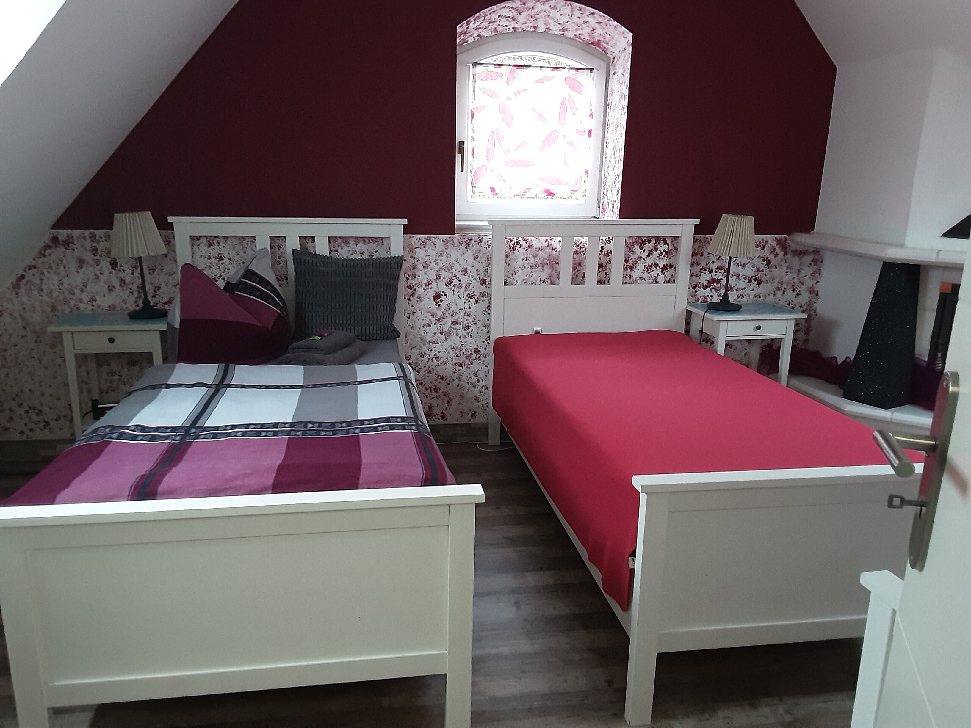 2 quartos, Wi-Fi de cortesia, roupa de cama