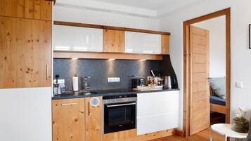 Refrigerador, horno, parrilla de estufa y lavavajillas