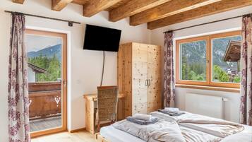 2 bedrooms, free WiFi, bed sheets, wheelchair access