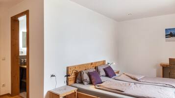 1 bedroom, free WiFi, bed sheets, wheelchair access