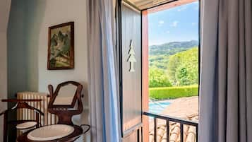 Family Apartment, 3 Bedrooms, Balcony, Mountainside (La Lanterna Swimming Pool Retreat) | View from property