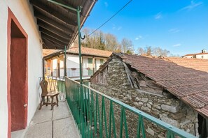 Family Apartment, Multiple Bedrooms, Mountainside (La Lanterna Swimming Pool Retreat) | Balcony - La Lanterna Swimming Pool Retreat (Gignese)