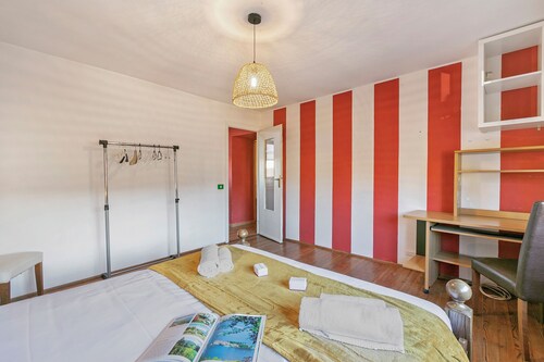 La Lanterna Swimming Pool Retreat