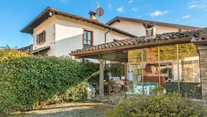 Familielejlighed - 3 soveværelser - balkon - ved bjerg (La Lanterna: Hillside Lake Maggiore) | Udendørsområde