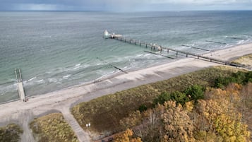 Una spiaggia nelle vicinanze