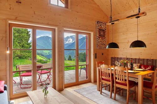 Chalet 'Chalet87' mit Bergblick, privater Terrasse und Kinder ab 8 Jahren willkommen.