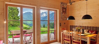 Chalet 'Chalet87' avec vue sur la montagne, terrasse privée et enfants à partir de 8 ans bienvenus.