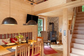 Dining - Chalet 'Chalet87' with Mountain View, Private Terrace, and Children from 8 Years Welcome. (Berwang)