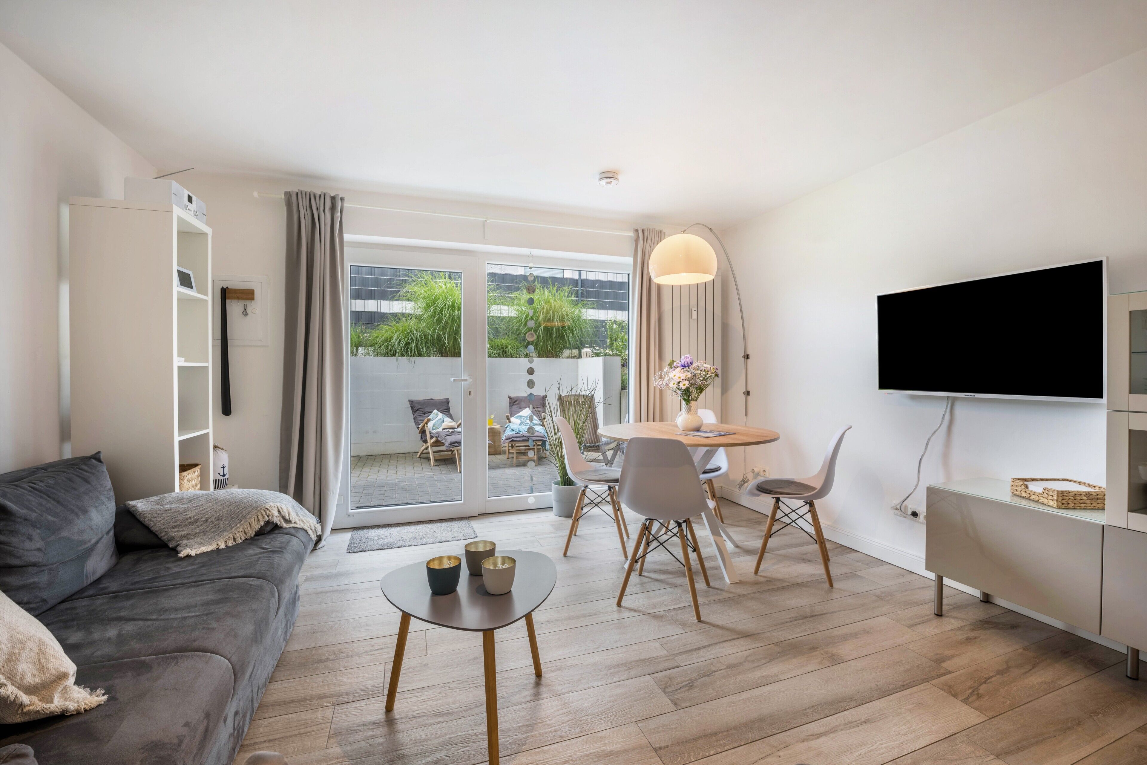 Fernseher, Stereoanlage