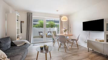 Fernseher, Stereoanlage