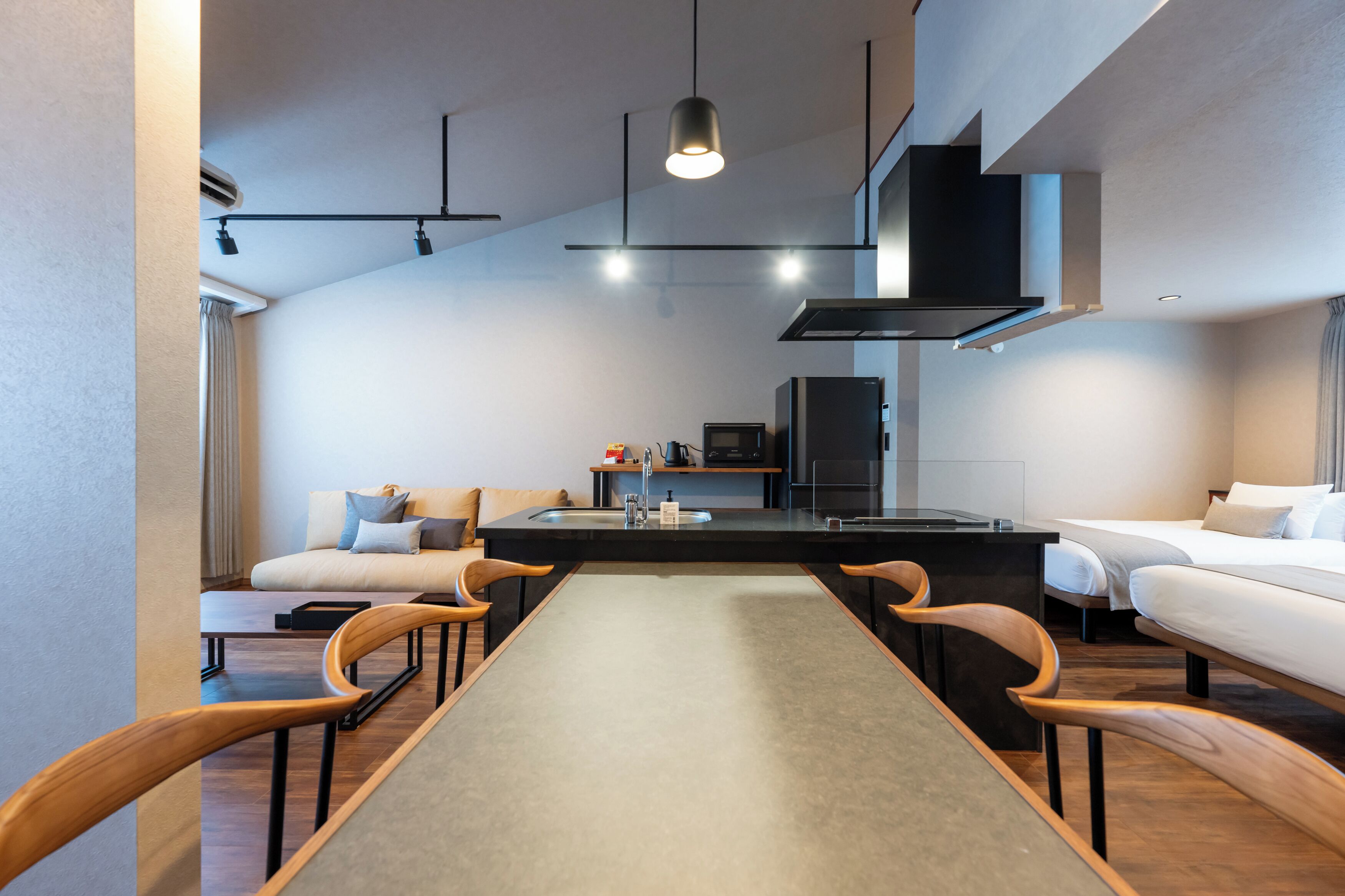 Deluxe Apartment (XXDEACTIVATEDXX) | Living area | Smart TV